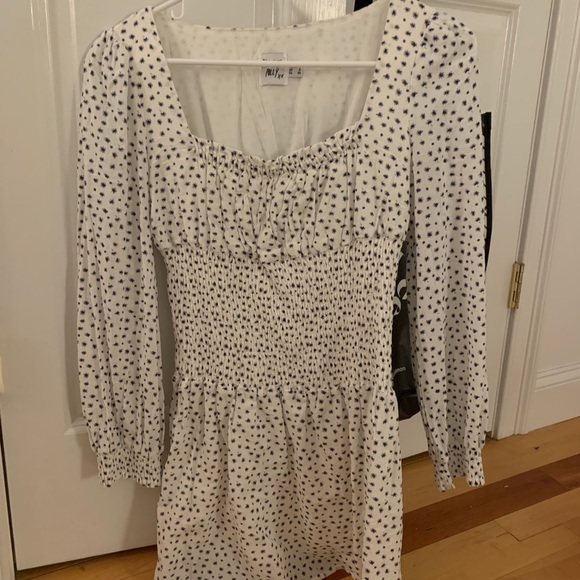 PRINCESS POLLY DRESS - Picture 2 of 5